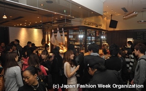 JFW 2010SS Happy Together meets house nation　画像