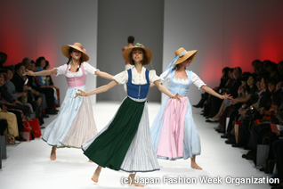 dirndl meets kimono austriafashionshowjapan