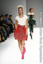 dirndl meets kimono austriafashionshowjapan