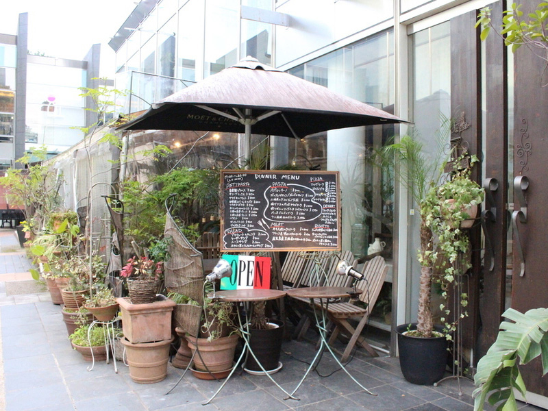 Flamingo Cafe Glassaria Aoyama